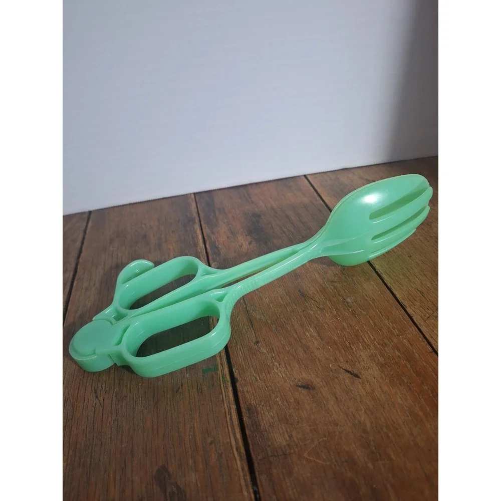 Tupperware vintage salad